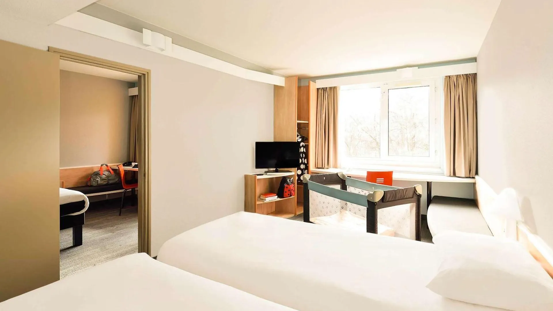 Ibis Budapest Citysouth 3*,