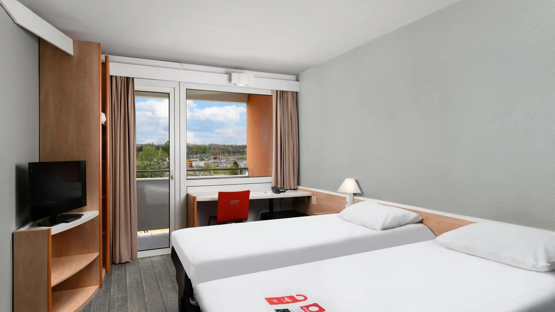 Ibis Budapest Citysouth 3*,