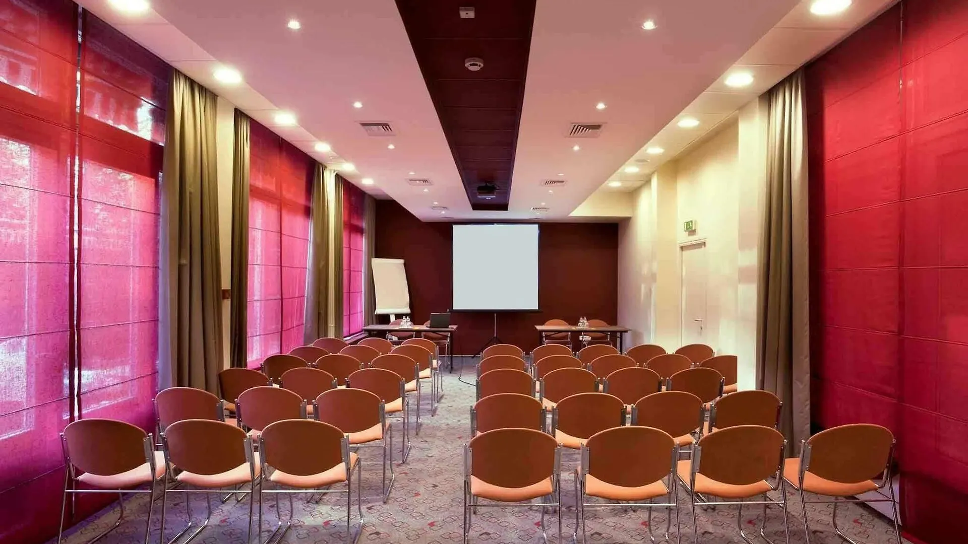 Ibis Budapest Citysouth 3*,